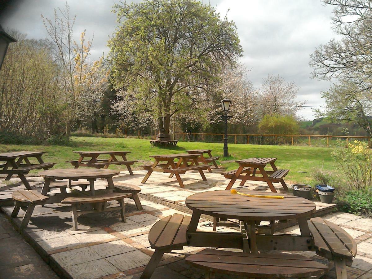 The Crown Inn Alvediston Exteriér fotografie