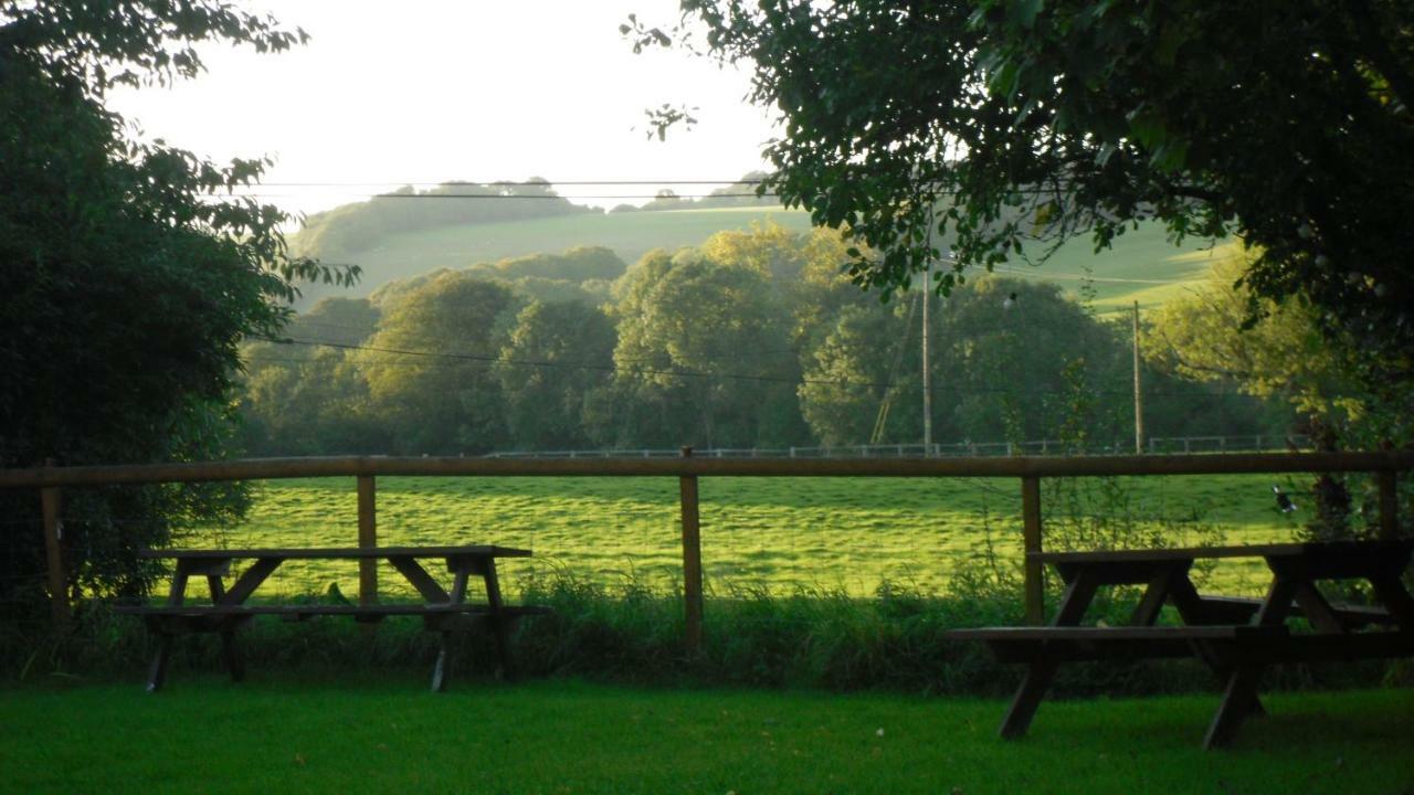 The Crown Inn Alvediston Exteriér fotografie